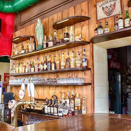 Cuba Bar & Hostel Ceske Budejovice Eksteriør billede