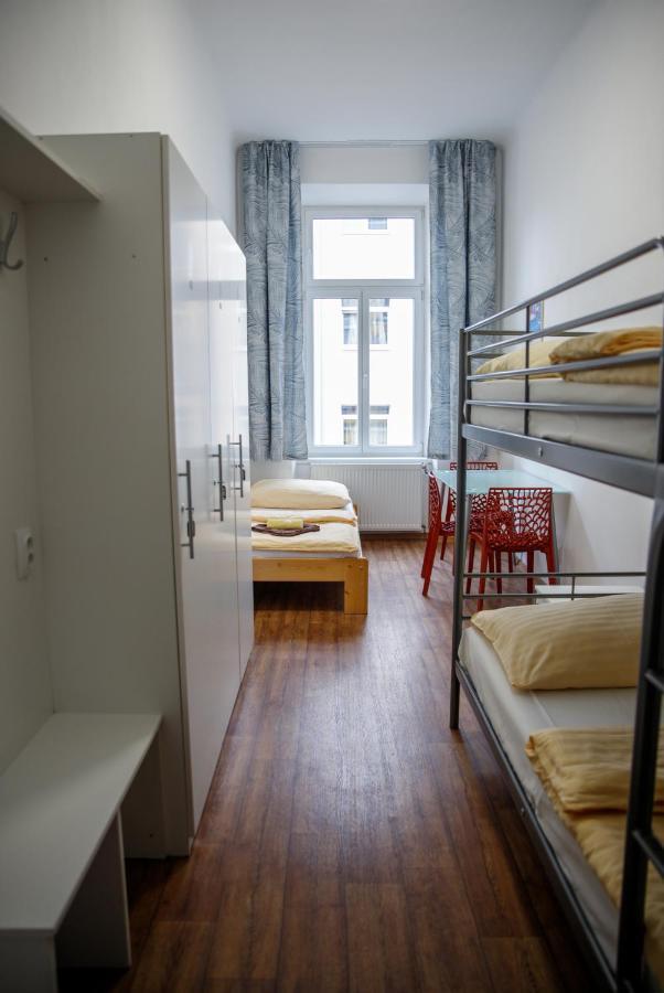 Cuba Bar & Hostel Ceske Budejovice Eksteriør billede