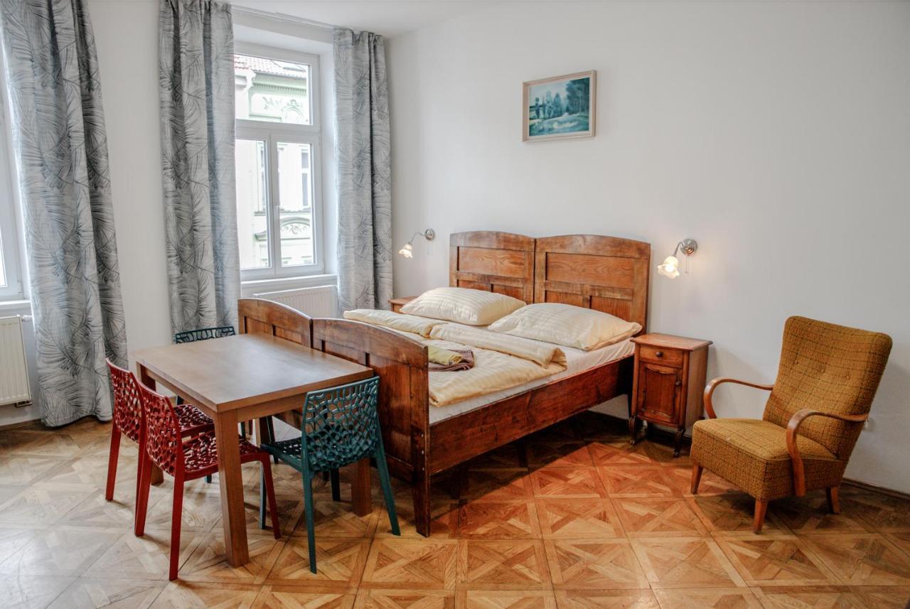 Cuba Bar & Hostel Ceske Budejovice Eksteriør billede