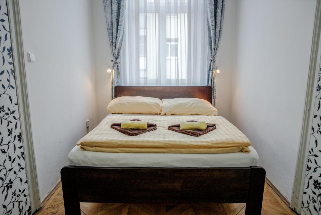 Cuba Bar & Hostel Ceske Budejovice Eksteriør billede