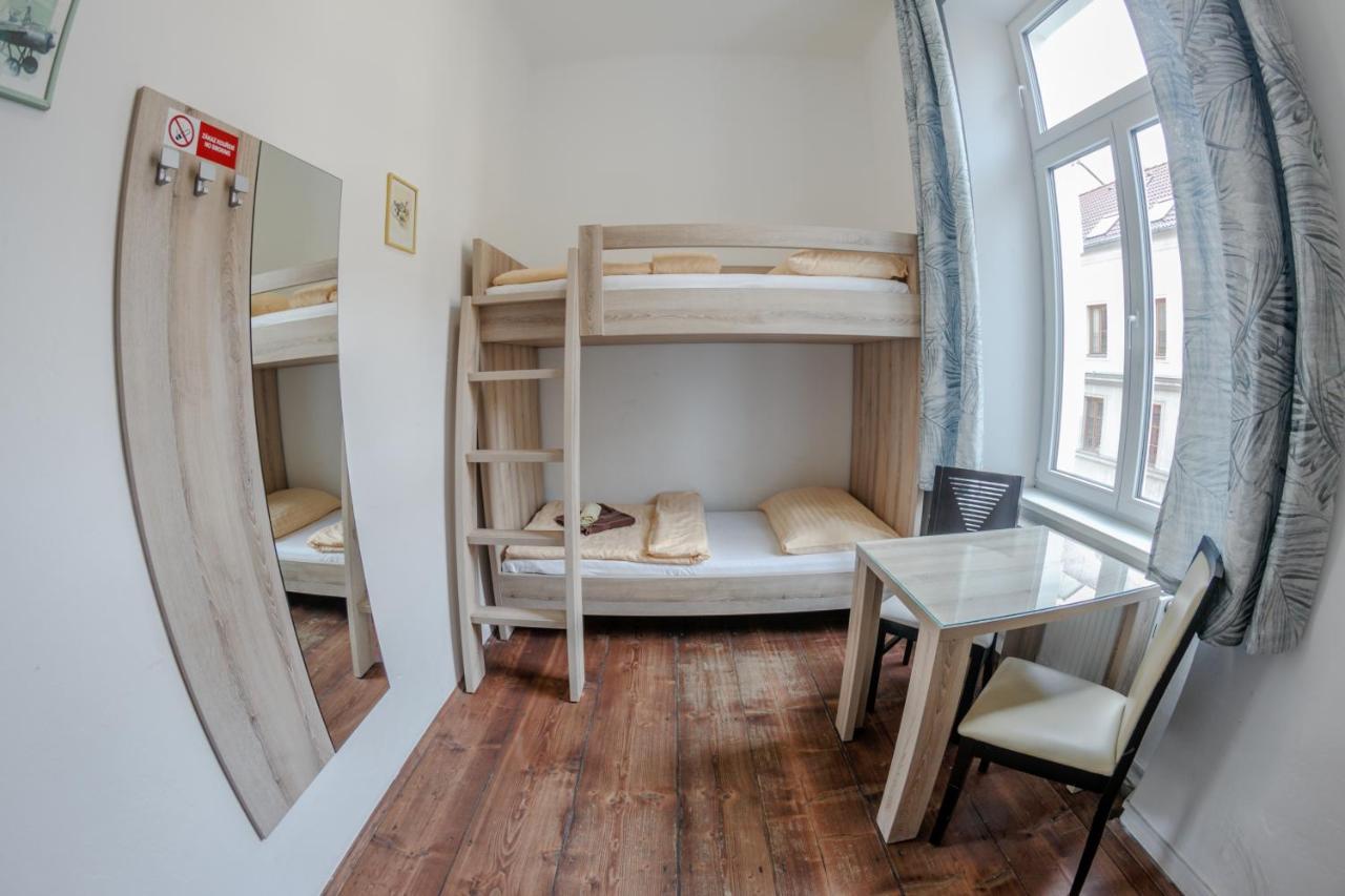 Cuba Bar & Hostel Ceske Budejovice Eksteriør billede