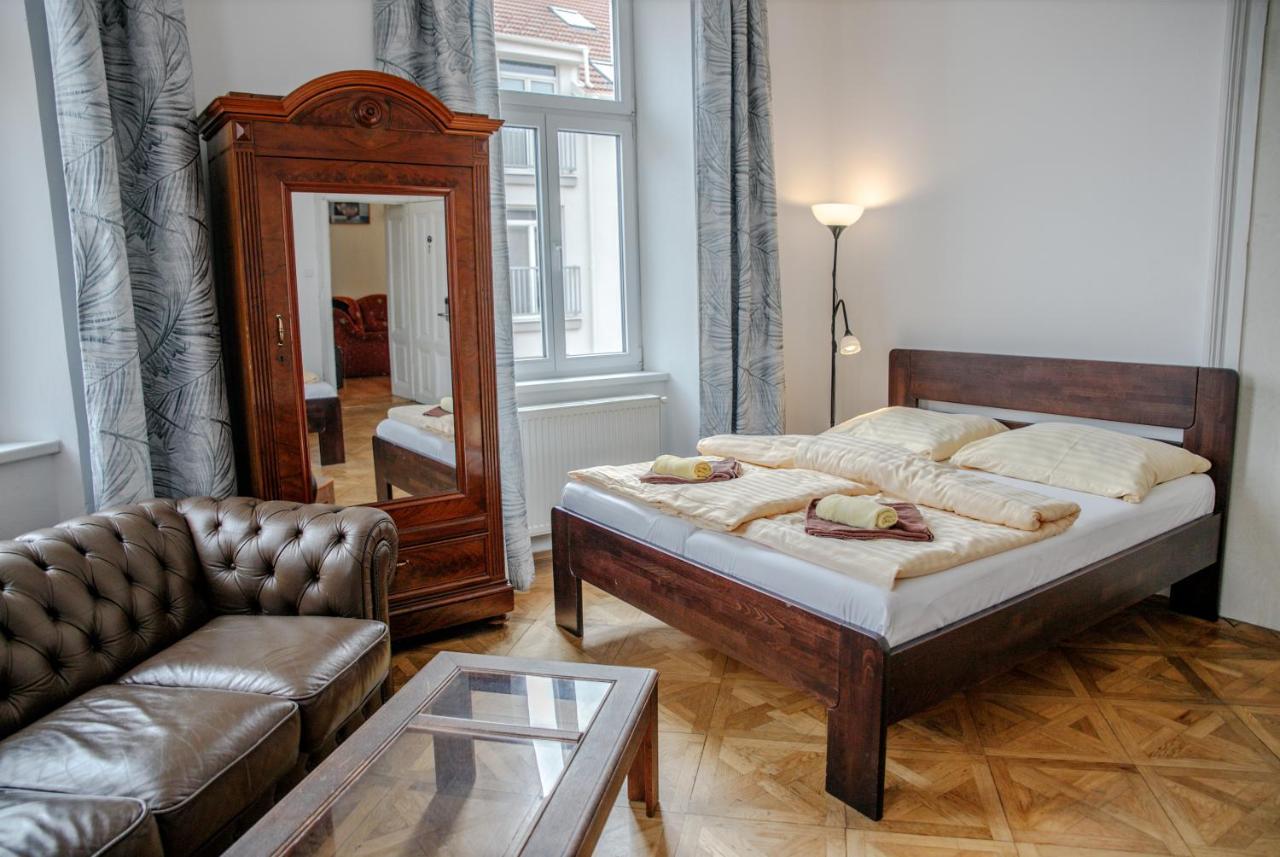 Cuba Bar & Hostel Ceske Budejovice Eksteriør billede