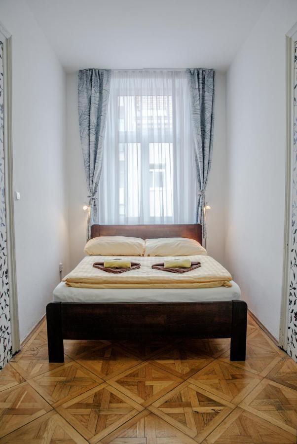 Cuba Bar & Hostel Ceske Budejovice Eksteriør billede