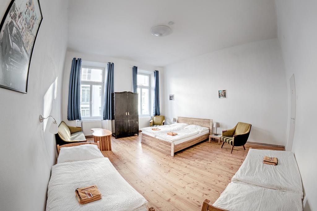 Cuba Bar & Hostel Ceske Budejovice Eksteriør billede