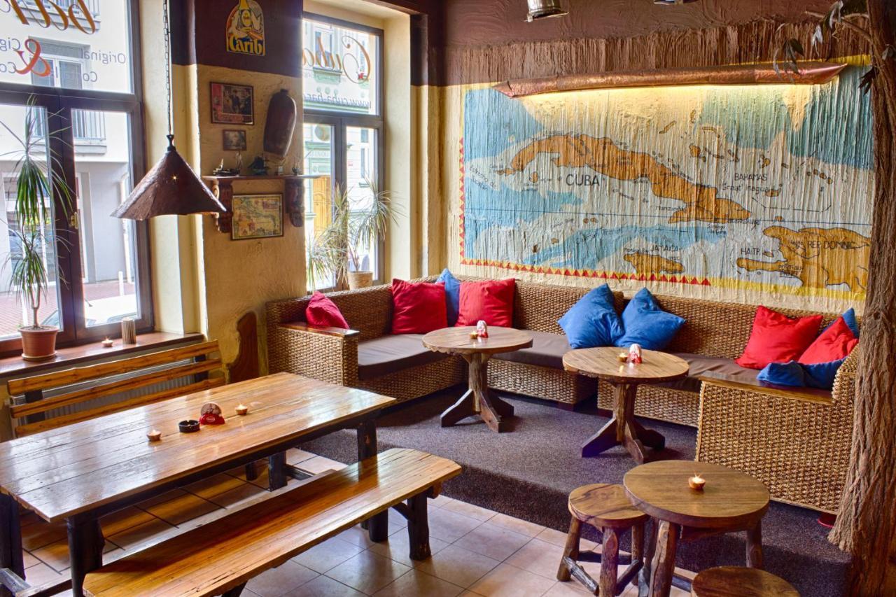 Cuba Bar & Hostel Ceske Budejovice Eksteriør billede