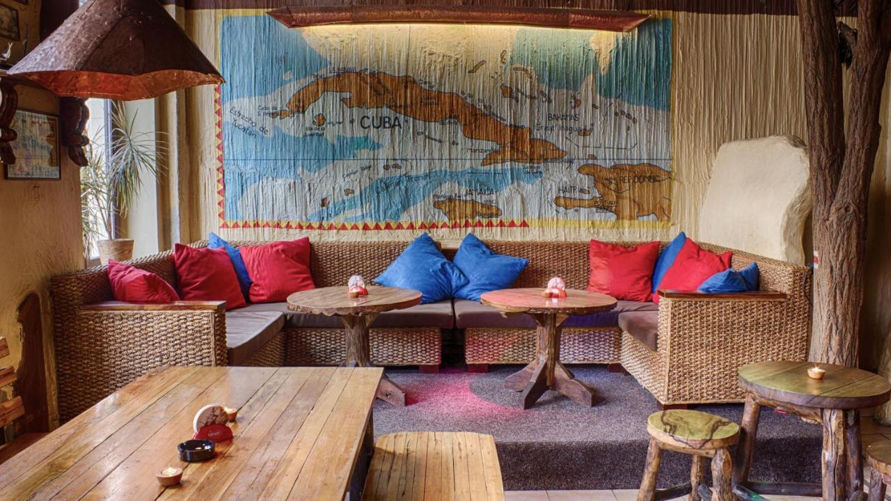 Cuba Bar & Hostel Ceske Budejovice Eksteriør billede