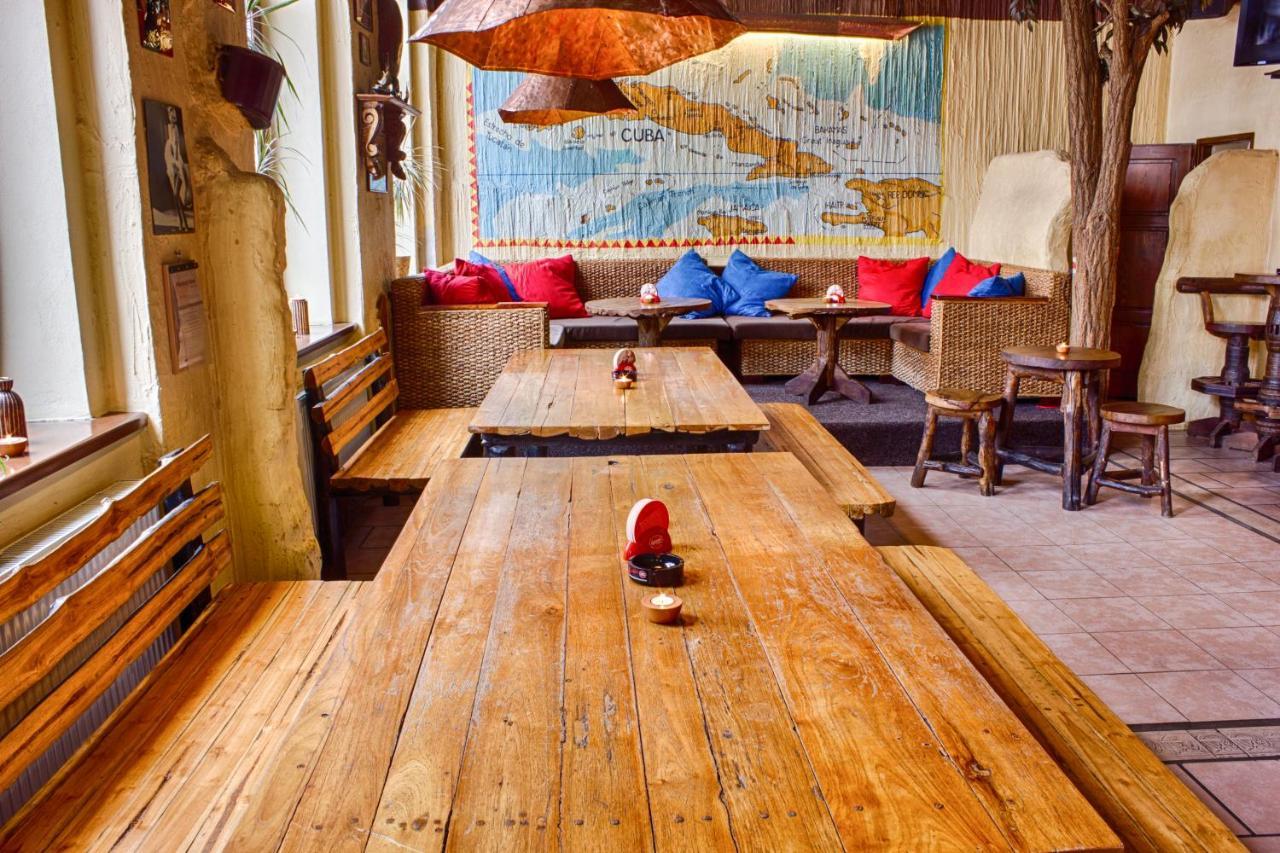 Cuba Bar & Hostel Ceske Budejovice Eksteriør billede