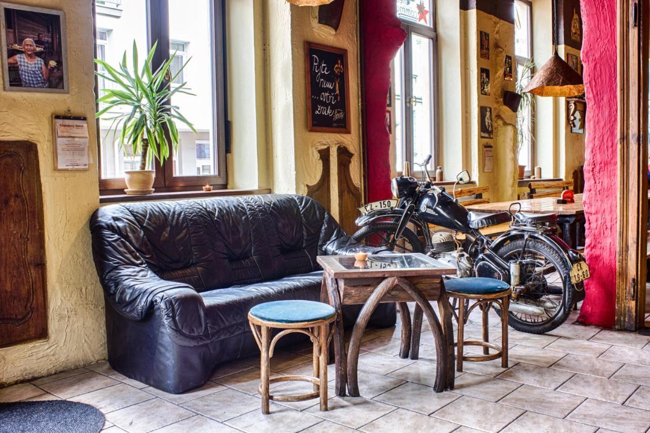 Cuba Bar & Hostel Ceske Budejovice Eksteriør billede
