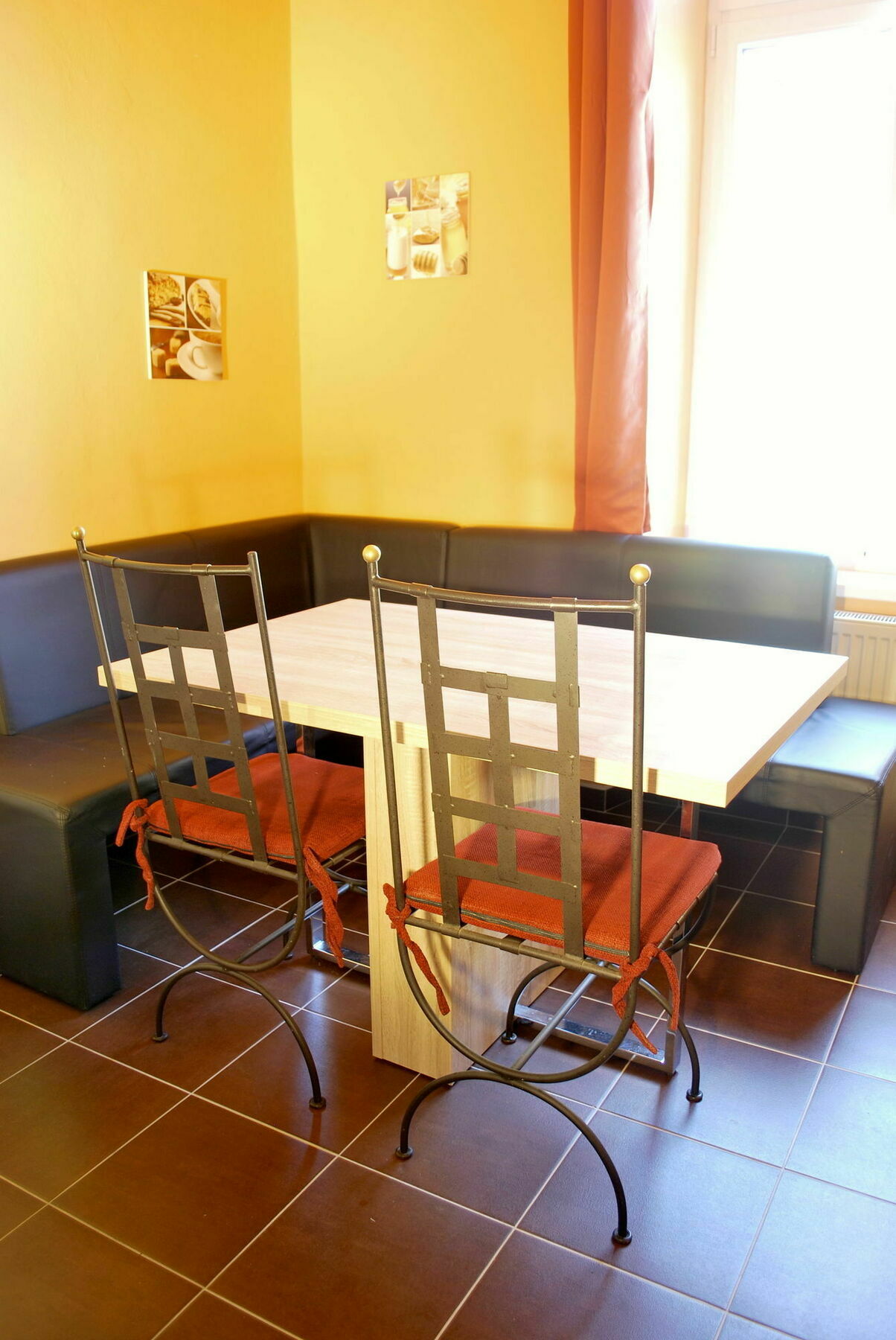 Cuba Bar & Hostel Ceske Budejovice Eksteriør billede